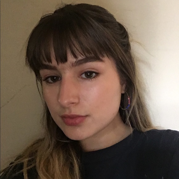 Meet your posher, Mary :) - Picture 3 of 5